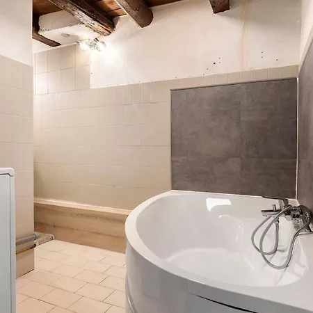 Appartement De Caractere Au Centre